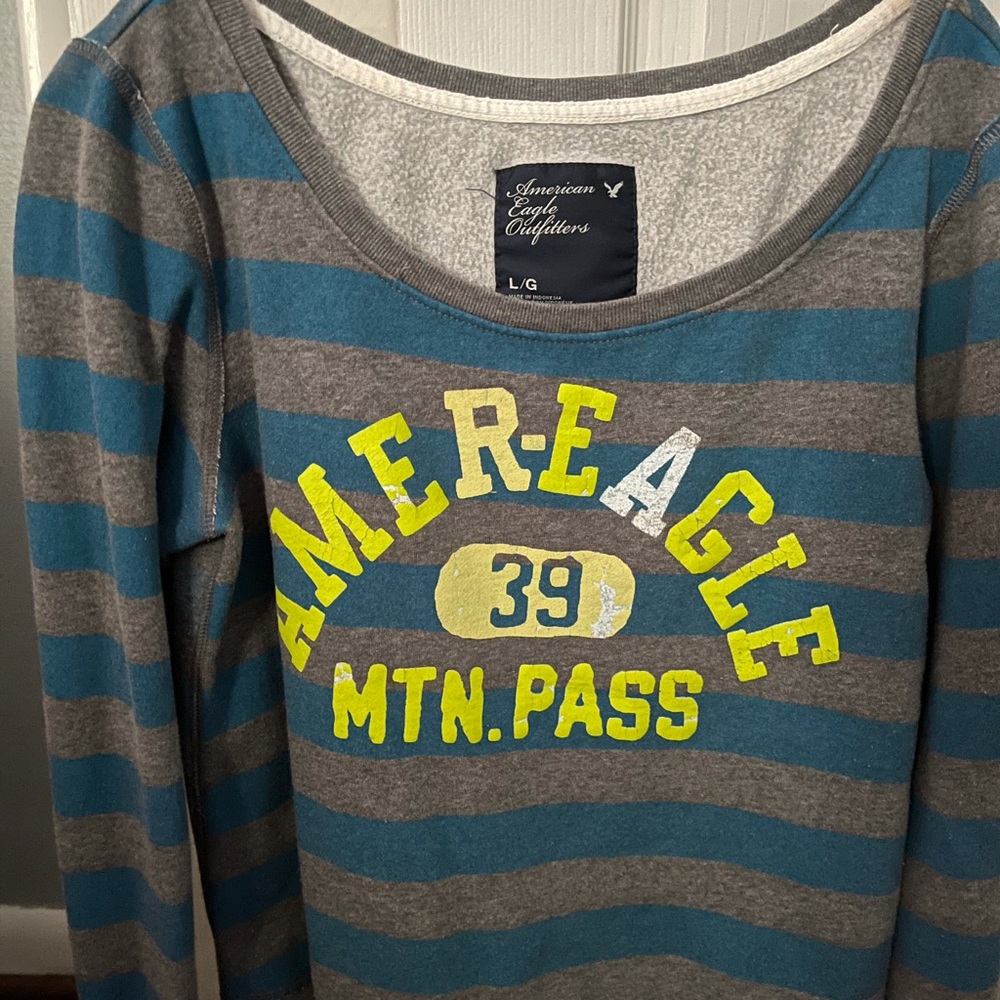 American Eagle sweatshirt